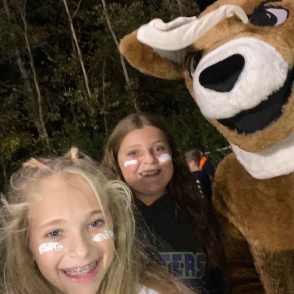 Meet your Posher, Olivia - Picture 1 of 1